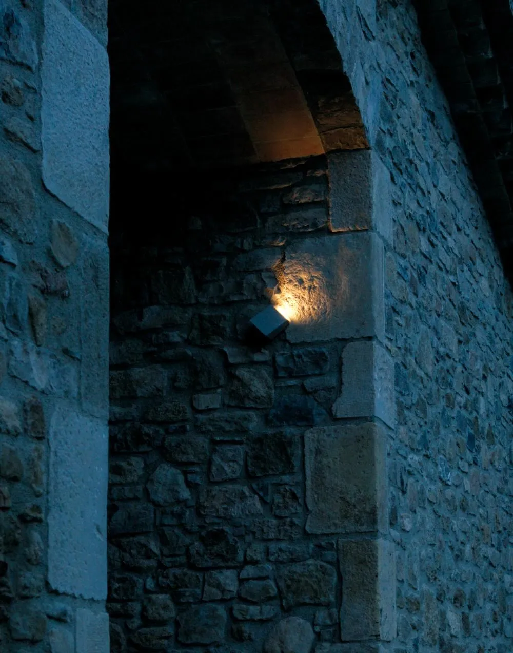 Break outdoor wall light