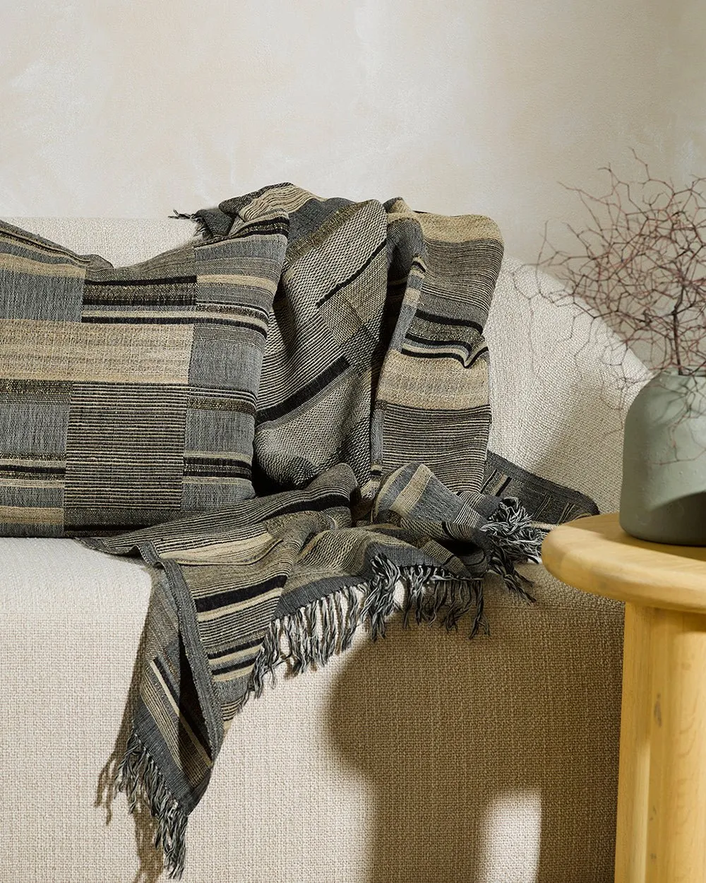 Kentucky Black/Straw Throw - Wool/Silk