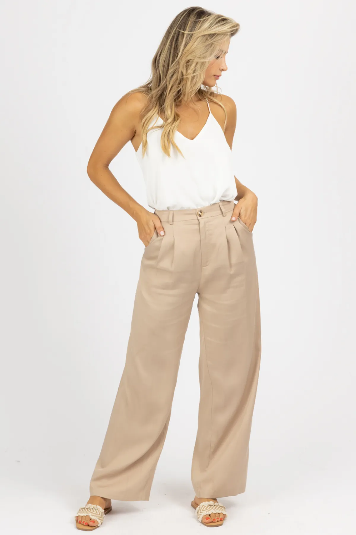 KHAKI PLEATED WOVEN PANTS