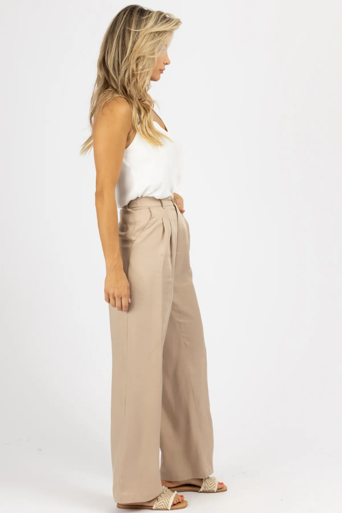 KHAKI PLEATED WOVEN PANTS